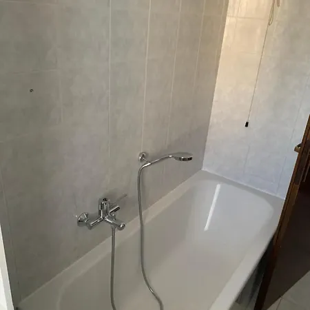Bellissimo Riservato Vicino Al Centro